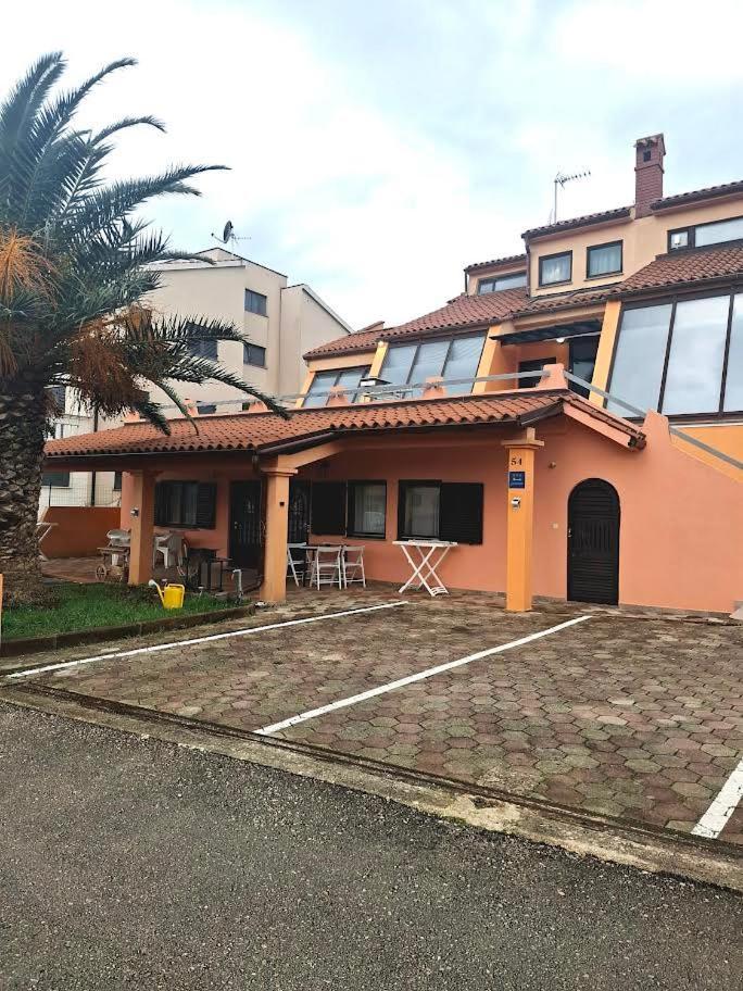 Apartmani Delas Pjescana Uvala Zewnętrze zdjęcie